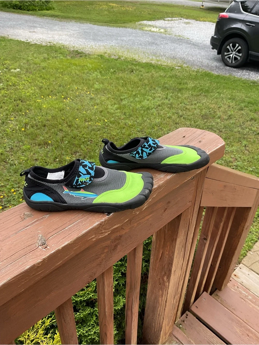 Kids Quick-Dry Water Shoes - Green & Gray size 2-3 big kids